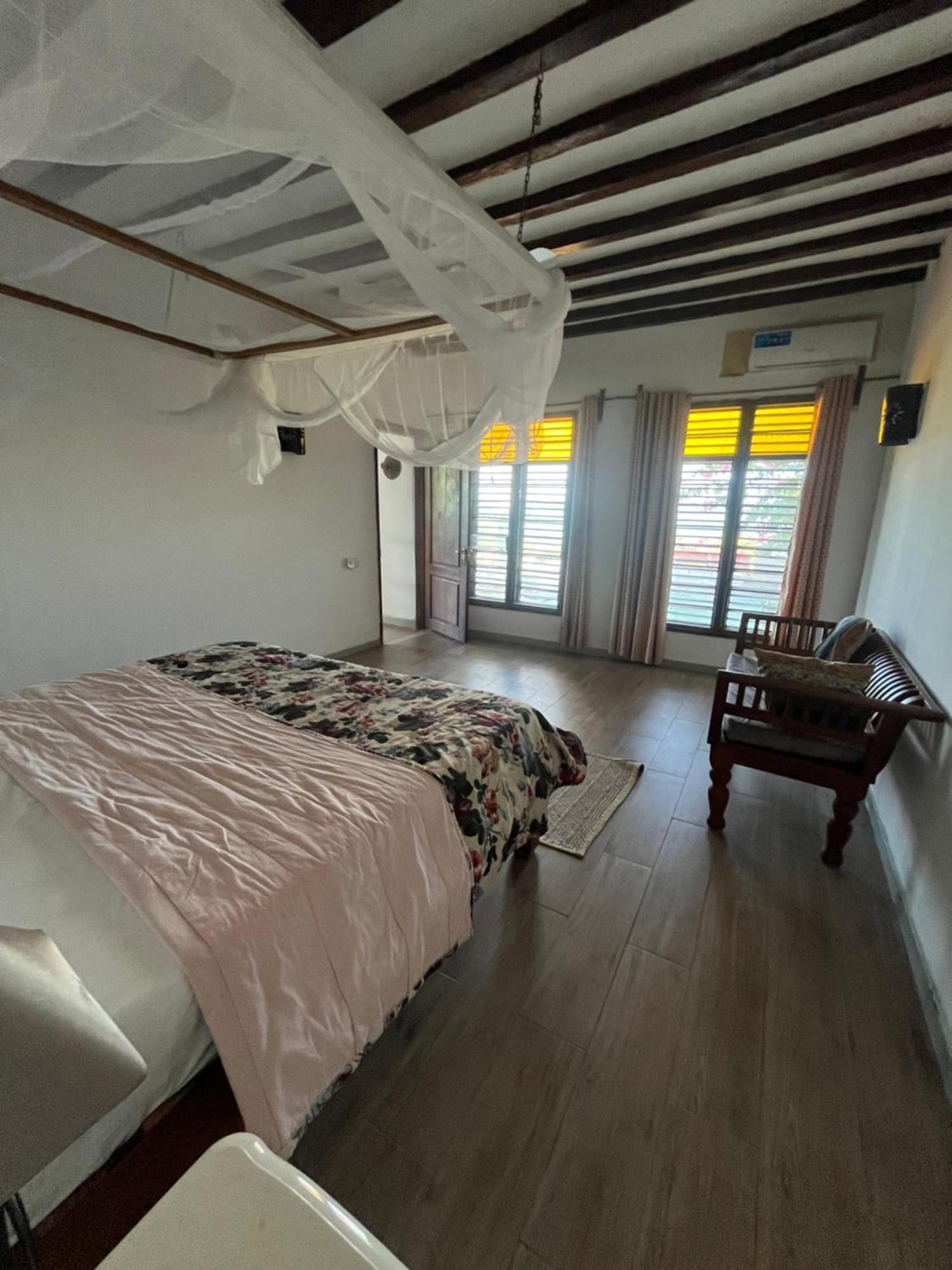 Hotel Malcom Ocean View Retreat *